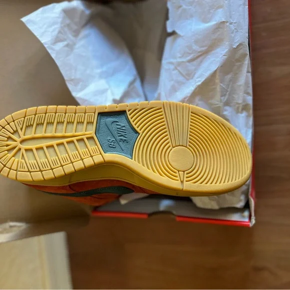 Nike Orange and Black Athletic Shoes - Picture 2 of 3